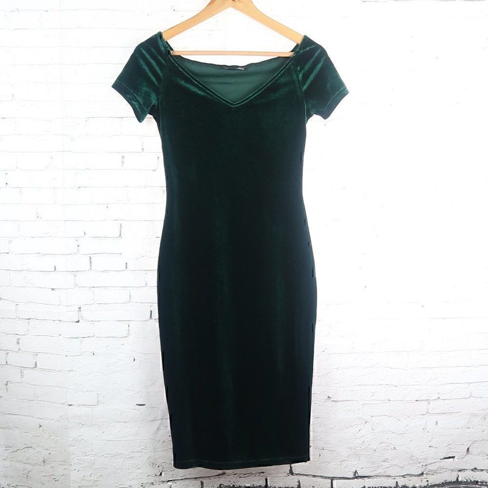 SHEIN GREEN VELOUR SHORT SLEEVE V NECK BODYCON DRESS SIZE SMALL